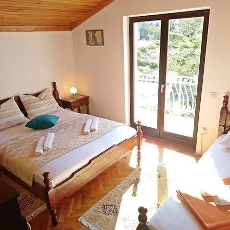 Vila Radic *