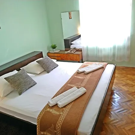 Radic - Affordable By The Apartment Trogir