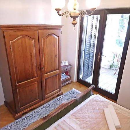 Apartment Radic - Affordable By The Trogir